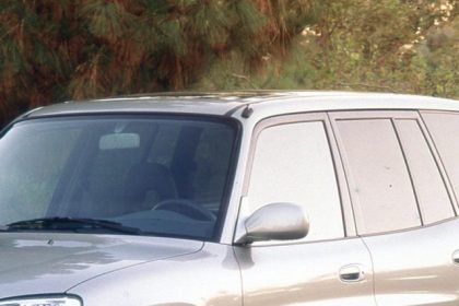 cropped-airport-transfer-uganda-2001-toyota-rav4-vehicle.jpg